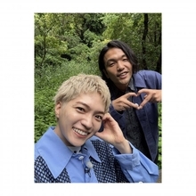 なにわ男子・西畑大吾、盛山晋太郎と鎌倉で自撮り　映り込みを手掛かりに駆け巡る