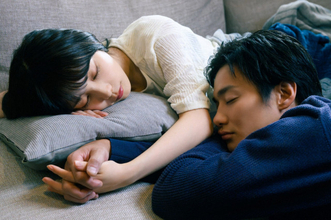 野村周平、鍛え上げたボディに反響　与田祐希とキスからベッドへ「身体めっちゃ仕上げてる」「いい筋肉だなオイ」『溺愛カレシの作り方』第1話【ネタバレあり】