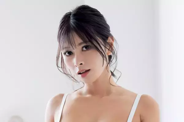 パーフェクトボディの「令和の超新星」山田あい、ゴージャスな身体をギャルコーデで彩る