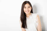 「新木優子、20代なかばが転機に　「自分の思いをきちんと伝えること」の大切さに気づく【インタビュー】」の画像1