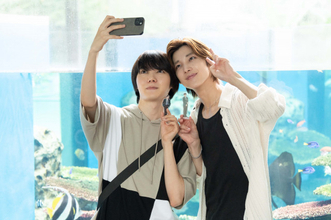 四坂亮翔、小泉光咲と水族館デート＆“自然なキス”レクチャー　『陽キャ集団にいる芹沢は、俺の前だと様子がおかしい』