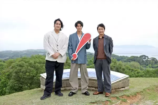 大河『豊臣兄弟！』迫田孝也・佳久創・伊藤絃、名護屋城跡を訪問　20万人集結の地に感嘆「本当の歴史も調べて」