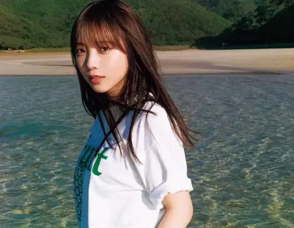 与田祐希、開放感あふれるグラビア披露　『マガジン』表紙＆巻頭に登場