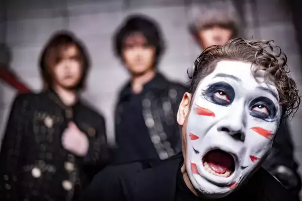 【MステSUPER LIVE】金爆、恒例流行語バージョンでカオス状態　ミャクミャクも歌唱で視聴者「あんな声だったんだ」