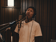 ファミマのアパレルが初のテレビCM放送へ　千葉雄喜が「上を向いて歩こう」を歌唱