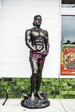 WANIMA・KO-SHINの“マッチョ銅像”が地元・熊本県天草市に建立