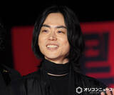 「菅田将暉、カンヌの街中で見せた黒沢清監督の驚きの冷静さを告白　映画祭での大喝采後も「全然ゆるんでない」」の画像1