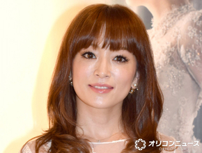 「仲良しすぎる姉弟」浜崎あゆみ、“弟のような”仲良しアーティストとハグショット公開「ステキな関係」「弟愛が強い」
