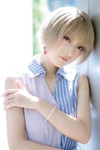 火将ロシエル、胸元あらわなオフショット「視線が下に行く」「ラッキースケベ」