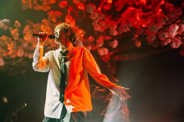 Aile The Shota、高らかに「This is the music！」　歌、ダンス、バンドが一体となったツアーファイナル【ライブレポート】