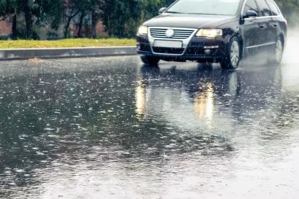 「レベル5大雨特別警報」が発表されたら車移動はどうする？注意点を内閣府防災のSNSが解説「冠水した道路への侵入は命に関わる危険があります」