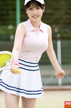 身長147cmのマシュマロボディにボブヘアのアイドル・はのんまゆ、ぴたぴたテニスウェア姿を披露