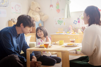 坂口健太郎主演『私はあなたを知らない、』幸福な記憶と事件の真相に迫る新場面写真公開