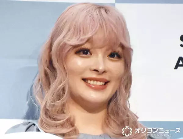 きゃりーぱみゅぱみゅ、2歳を迎えたわが子の近影を公開「口元がそっくり」「大きくなりましたね！おめでとう」　夫は葉山奨之