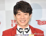 「横山だいすけ、幼少期の“顔出し”母子2ショット披露に反響「リアルおかあさんといっしょの、だいすけお兄さんだー」「お母さん優しいお顔されていますね」」の画像1