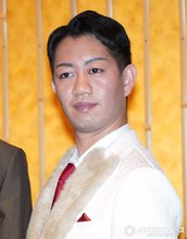 中村壱太郎、『もののけ姫』のサンをイメージした“スーツ”で登場　「どれだけサンを好きでいるか」を表現