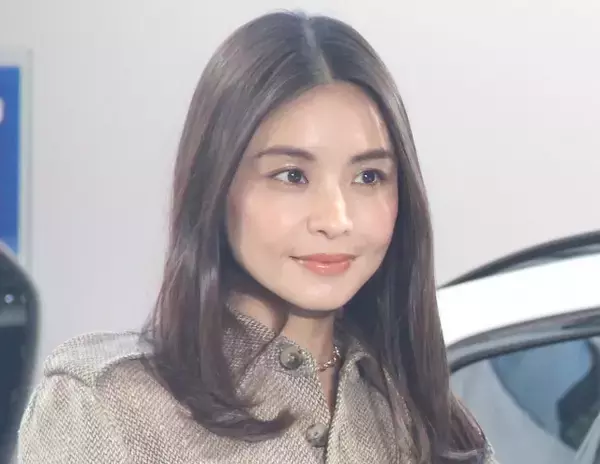 滝沢眞規子、新たな“愛車”の納車を報告「新しい車がやってきました」　2600万円超“高級外車”