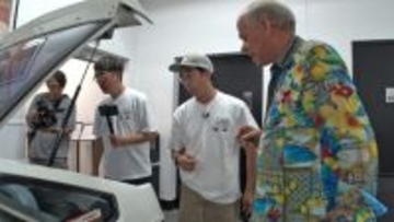 43年前のホンダ“スポーツカー”の“秘密”におぎやはぎ驚き「ただですら速いのに！」