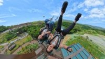 ジャングリア沖縄、新大型ライドアトラクションが開業　最大48人乗車できる回転×傾斜×逆さ体験の“爽快絶叫系”「やんばるトルネード」【概要あり】
