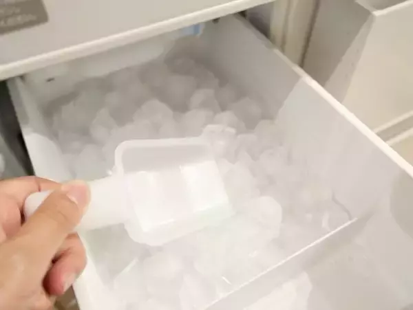 「製氷機って掃除してる？」カインズが紹介したお手入れ方法に「今の季節にやっておきたい」「見えない部分だから不安」