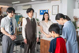 「橋本マナミ“美咲”、店先で倒れる 14日放送『リーガルビート』第4話【あらすじ】」の画像1
