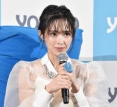 2児の母・再婚を発表した藤咲凪、お相手との“ハグ”2ショット公開