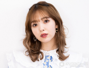 藤田ニコル、広大な草原で愛娘を抱く“ほっこり親子ショット”公開「とっても良い写真!!」「最上級に可愛すぎます」