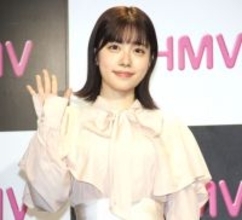 礒部花凜、紐が細い！美ボディ丸見え水着グラビア「ええ、体や！」「髪型エアリー」