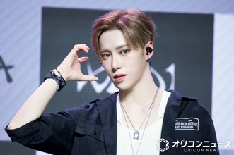 ALPHA DRIVE ONE・アルノ、松葉づえで登場「できるだけ早く8人で一緒に踊る姿をお見せしたい」【現地レポート】