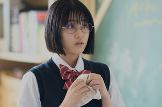 プール後のパンツを教室で晒され…クラスメイトの嘲笑の的に　助けた男子に恋する　SNS「ハイパー一目惚れすぎる」『るなしい』第1話【ネタバレあり】