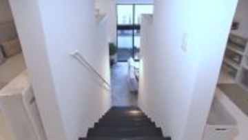 『渡辺篤史の建もの探訪』ギター工房のあるモノトーン空間