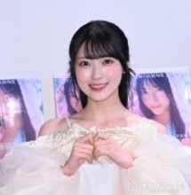 AKB48佐藤綺星、初水着に不安でいっぱいも「すごく楽しかった」　お気に入りカットは海でのピースショット