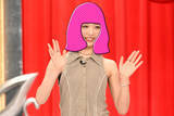 「AKB48小栗有以、前髪ぱっつんチェンジ　安田美沙子、バービー、ふかわりょうも挑戦」の画像1