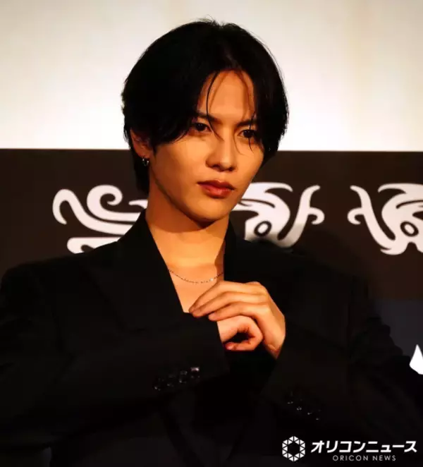 志尊淳、映画で初乗馬もまさかの展開「僕が馬に乗るシーンがすごい増えて」 馬でトラック追いかける