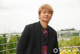 「香取慎吾、重い過去を抱える難役に挑戦　東野圭吾さん原作作品で新境地「あまり見たことのない香取慎吾になっている」【インタビュー】」の画像1