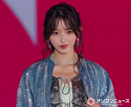【ガルアワ】“今日好き”多田梨音、美脚際立つ個性的ファッションで堂々ランウェイ　デコルテには輝くネックレスも