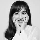 「“レコ大歌手”谷村奈南、豊満な胸元チラ見せ　オレンジの水着姿でビーチ満喫 「圧巻のボディ」「ヘルシーボディーいつも憧れる」」の画像1