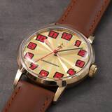 「『ビックリマン』悪魔VS天使、腕時計で登場　シールの世界観を文字盤に凝縮　受注生産商品で予約受付開始へ」の画像1