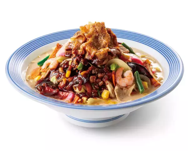 リンガーハット『野菜たっぷりちゃんぽん』を“魔改造”　背脂にんにく醤油×豪快豚しゃぶで背徳感MAX