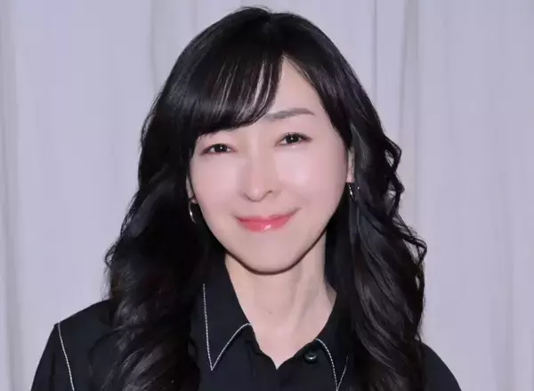 麻生久美子、SixTONES冠番組VTRにサプライズ登場　視聴者驚き「なんて豪華なの」「ロケしてくださったんですか！」