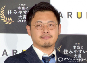 アルコ＆ピース平子、成長した長男の近影に反響「めっちゃ大きくなってる」「手のデカさに血を感じる」　“あまり出かけてくれなくなった”長男との親子時間報告