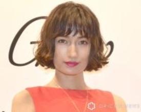 佐田真由美、ノーメイクで母との“顔出し”2ショットを公開「最高のお母さんですね」「幸せだねー」　誕生日を祝福
