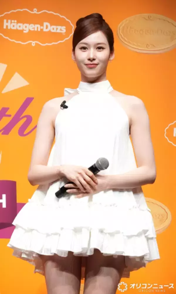 TWICE・SANA、“キュートすぎる”新CM名シーン生披露　お気に入りのクリスピーサンドのフレーバー明かす