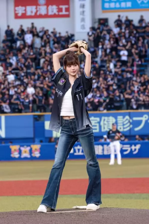 LE SSERAFIM・ウンチェ、日本プロ野球で初始球式　野球ファンからも称賛の声