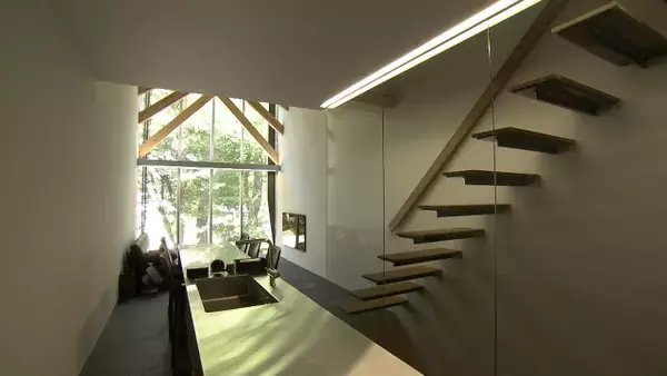 11坪の狭小住宅、“生活感ゼロ”モデルルームに見える秘密　家主「ストレスがなくなった」