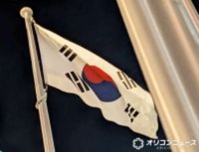 シン・ミナ＆キム・ウビンが結婚　“純白”2ショットを事務所が公開＆感謝のメッセージ　肩出しタイトなウエディングドレス