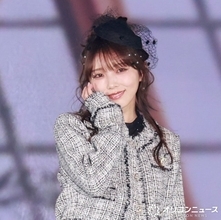 乃木坂46ライブの直後に与田祐希がランウェイへ あざとさ全開の”投げキッス”で魅了