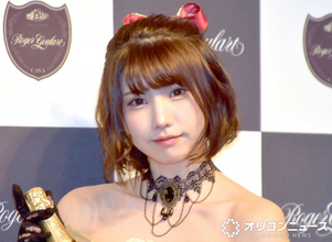 えなこ、夏コミに降臨　オフショットに反響「尊過ぎなお姿ッ」「大盛況だね！」