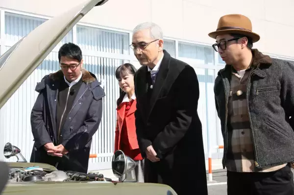 久米宏さん、前代未聞の“収録中納車”「きょうハンコ持ってきましたから」　スバル“名車”を2台乗り比べ