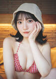 「声優・豊田萌絵、“汗ばむ素肌”を大胆披露　“カルバン・クライン”着用カットも」の画像1